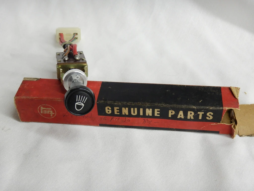 (image for) FJ40 Headlight Switch 9/71-8/72